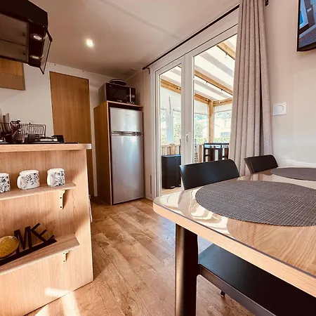 Les Charmettes Mobilhome 2 Ch Climatise - Terrasse Totalement Abritee - Locsweethome * Les Mathes