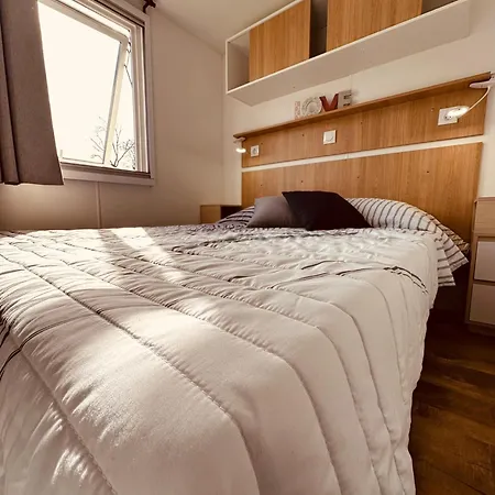 Les Charmettes Mobilhome 2 Ch Climatise - Terrasse Totalement Abritee - Locsweethome * Les Mathes