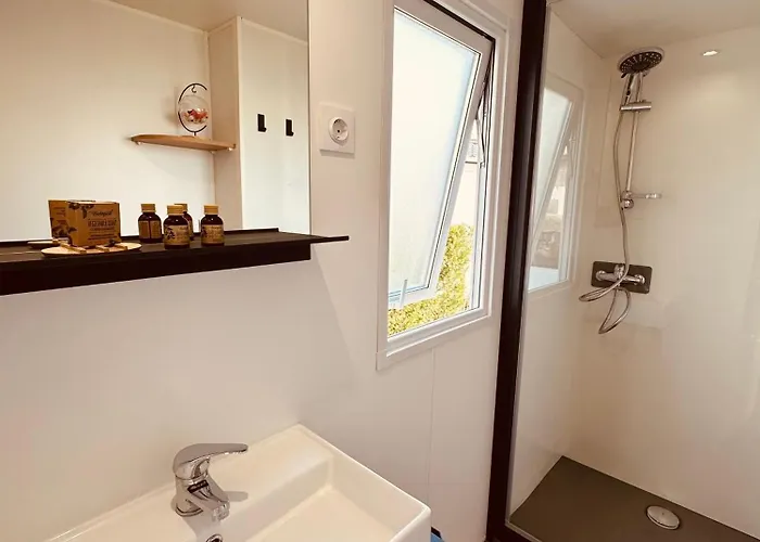 Chalet Les Charmettes Mobilhome 2 Ch Climatisé - Terrasse Totalement Abritée - Locsweethome *