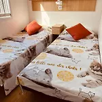 Domek alpejski Les Charmettes Mobilhome 2 Ch Climatise - Terrasse Totalement Abritee - Locsweethome