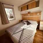Les Charmettes Mobilhome 2 Ch Climatise - Terrasse Totalement Abritee - Locsweethome Domek alpejski *