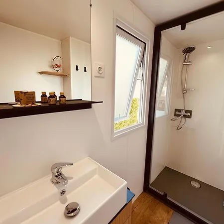 Chalet Les Charmettes Mobilhome 2 Ch Climatise - Terrasse Totalement Abritee - Locsweethome *