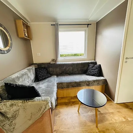 Les Charmettes Mobilhome 2 Ch Climatise - Terrasse Totalement Abritee - Locsweethome Chalet *